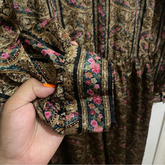 Vintage Floral Long Sleeve Dress - Picture 5 of 6